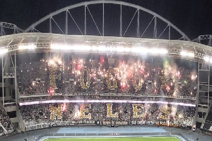 Botafogo atende torcida e incendeia o Engenhão